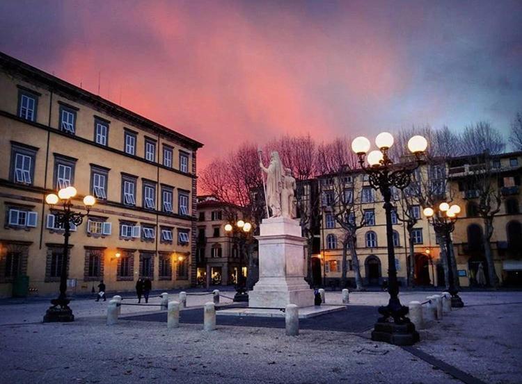 Piazza Napoleone Sweet Apartment 卢卡 外观 照片